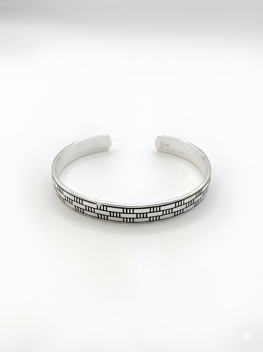 Sleek 25.5g 925 Italian Silver Geometric Brick Weave Adjustable Cuff Bracelet
