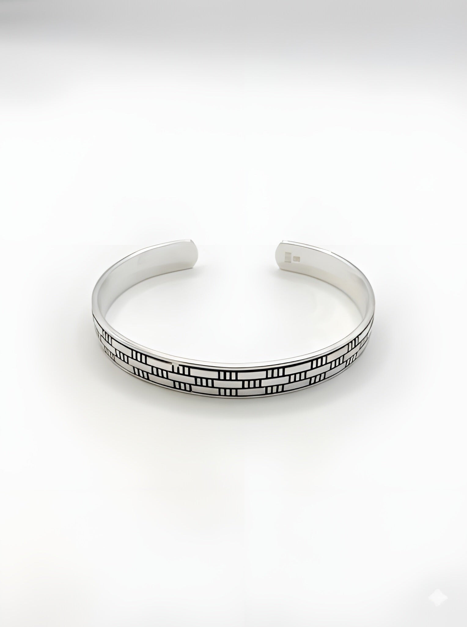 Sleek 25.5g 925 Italian Silver Geometric Brick Weave Adjustable Cuff Bracelet