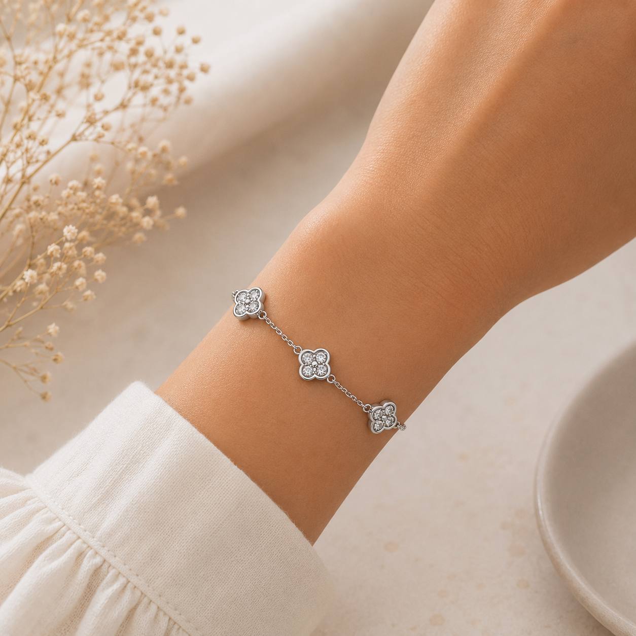 Lumière Clover Charm Bracelet