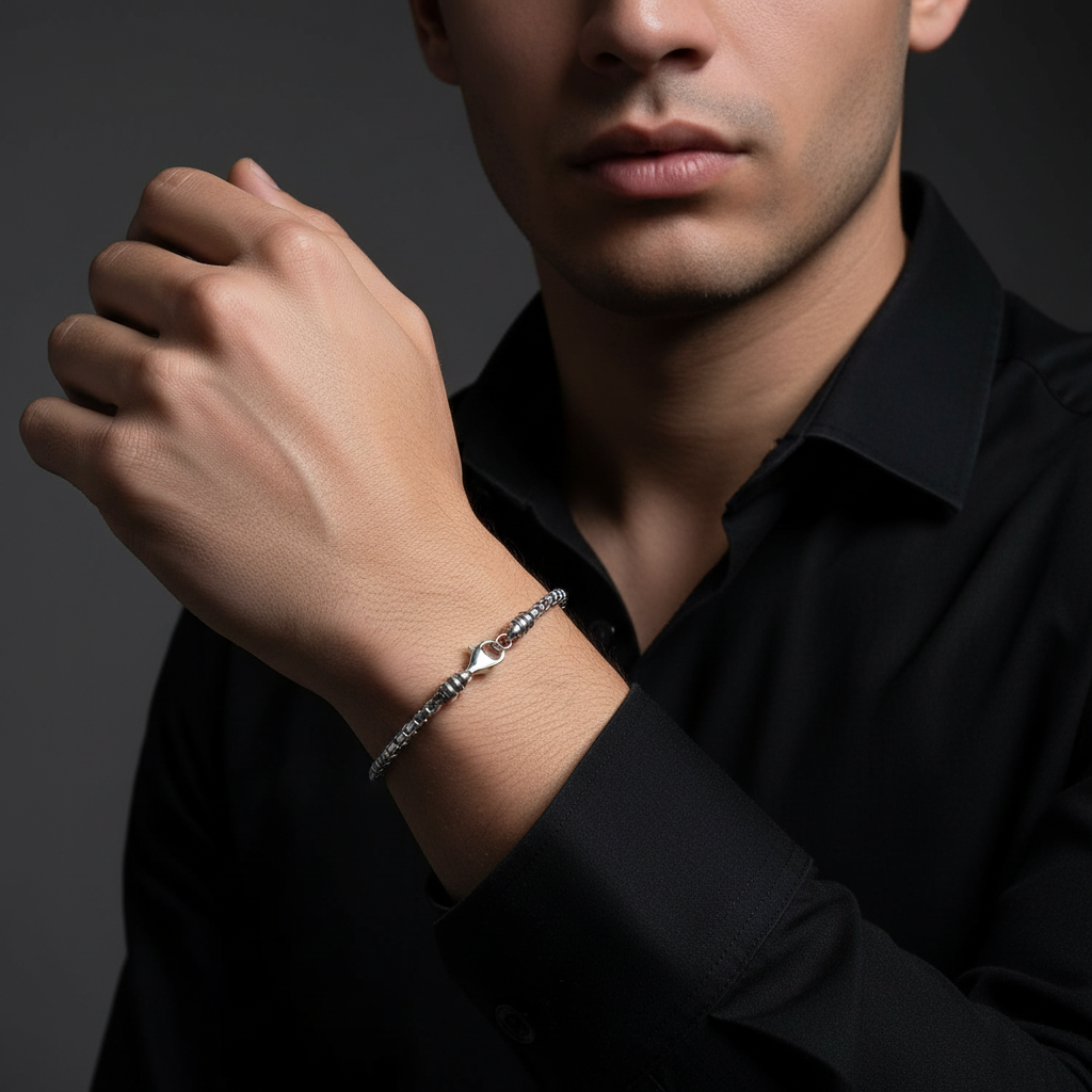 Le Cube Box Chain Bracelet - Lifestyle Wearing Shot